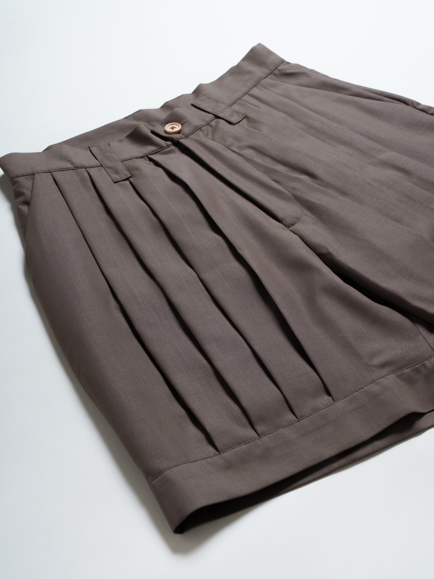 Pleats Balloon Short Pants beige