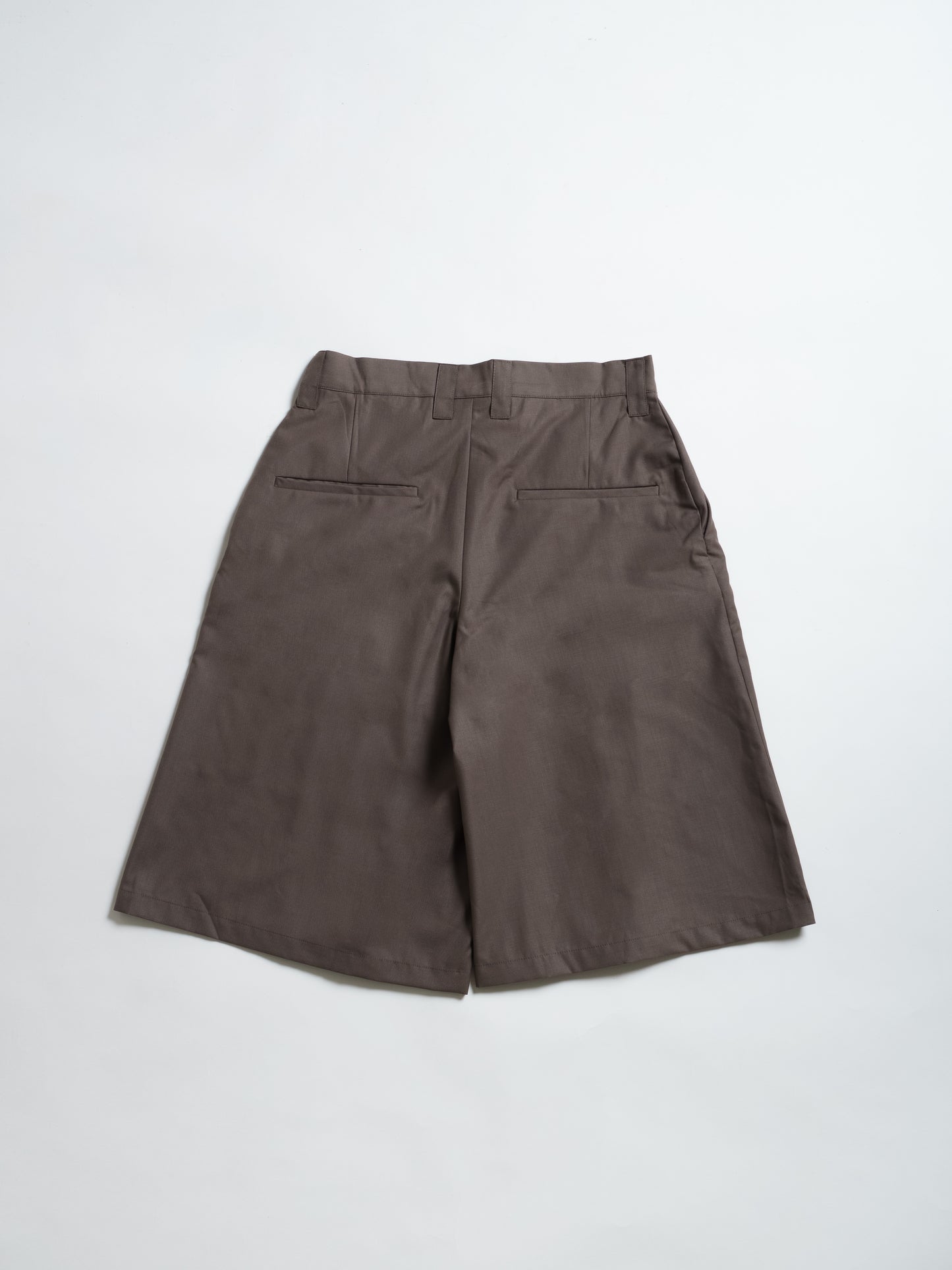 Inverted Pleats Short Pants Beige