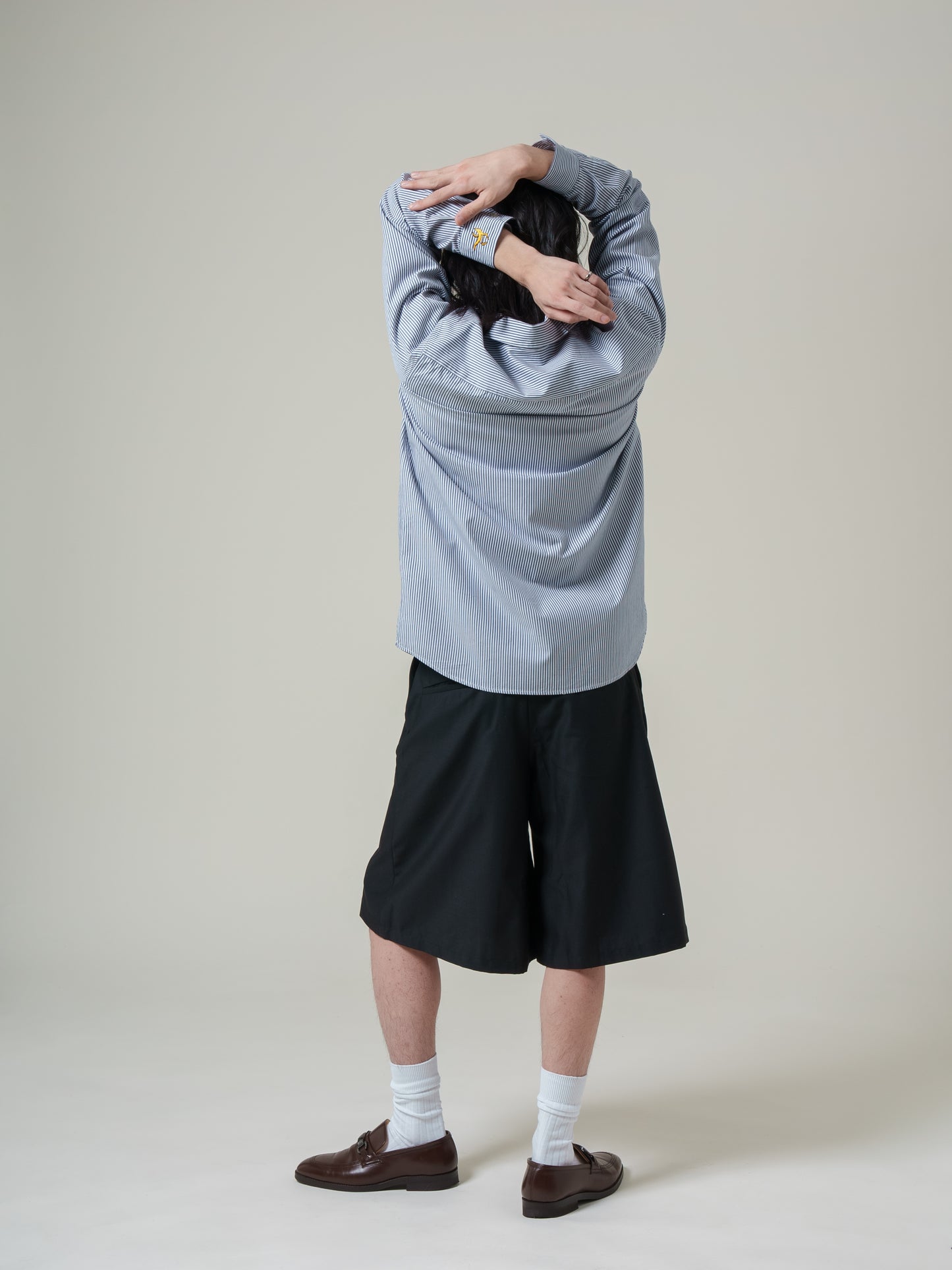 Inverted Pleats Short Pants