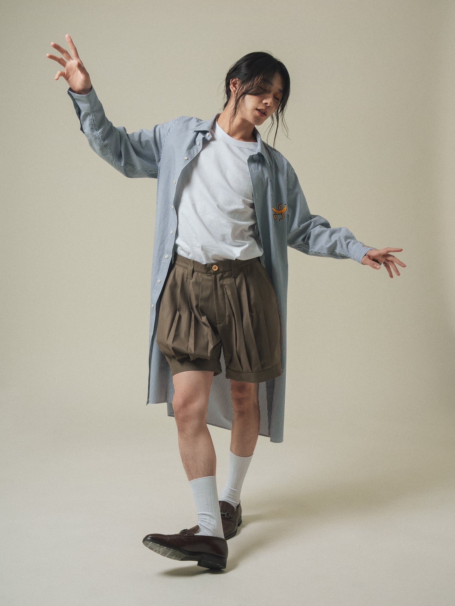 Pleats Balloon Short Pants beige