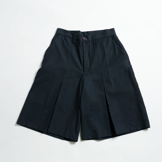 Inverted Pleats Short Pants